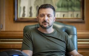 Зеленський пропонує підвищити вік для вільного перетину кордону українцям до 22 років