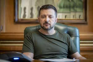 Зеленский предлагает повысить возраст для свободного пересечения границы украинцам до 22 лет