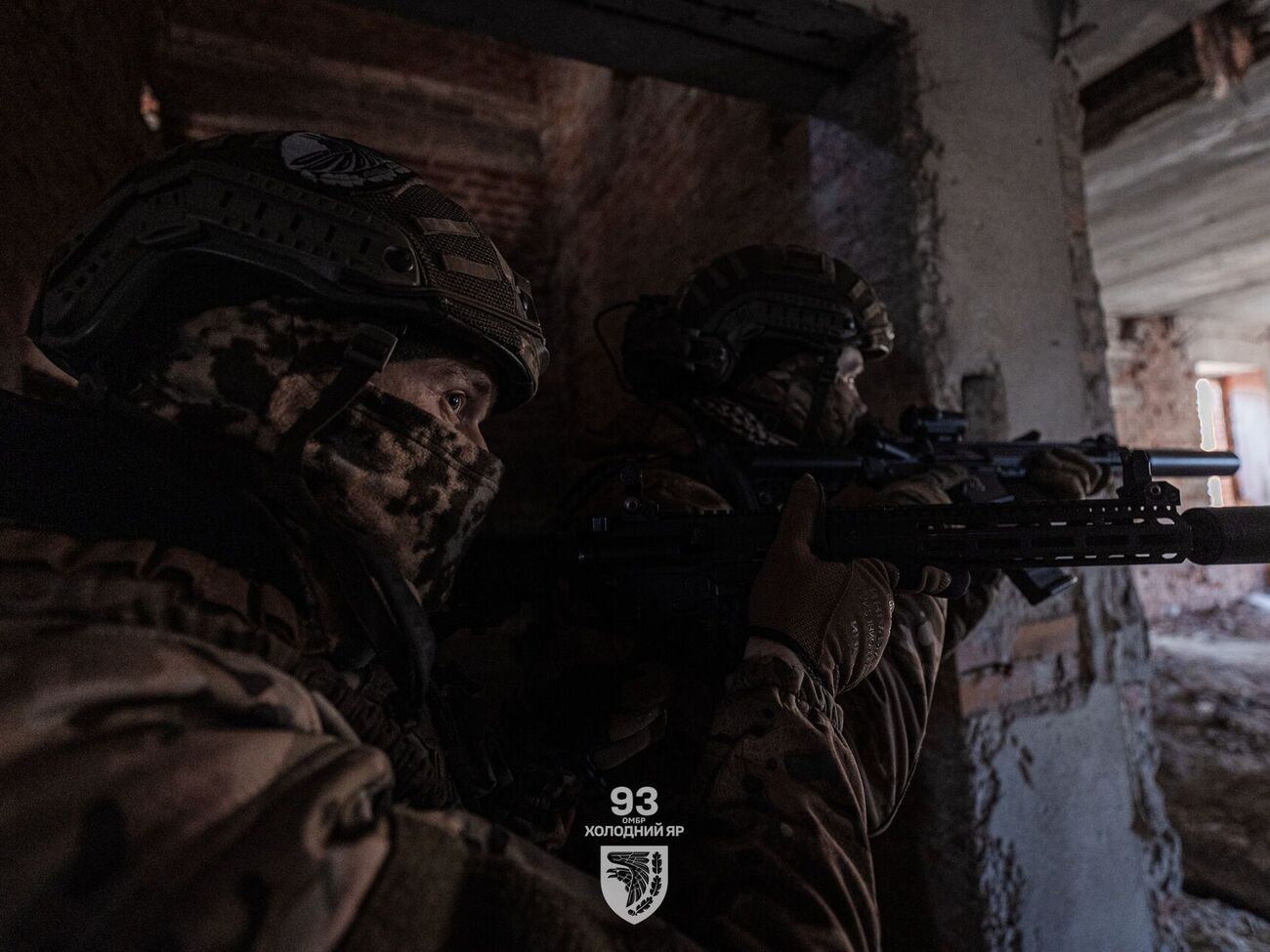 Россияне перебрасывают силы с сумского на запорожское и покровское направления, проинформировал президент