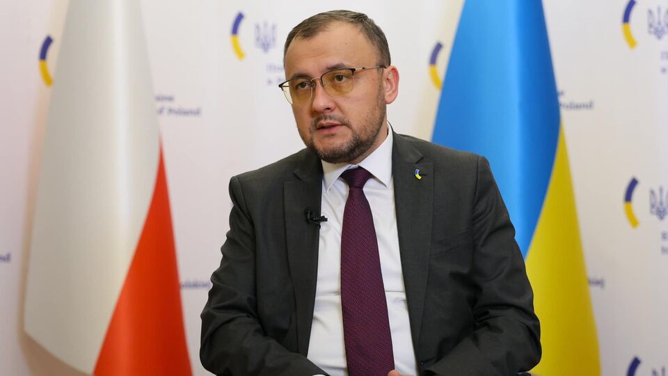 Посол обратил внимание, что такие действия, как те, что произошли на концерте в Варшаве, вписываются во враждебную риторику РФ