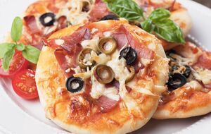 Пицца получается вкусная и ароматная