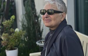 "Общество не перешло на рельсы военного времени!" – вопит общество