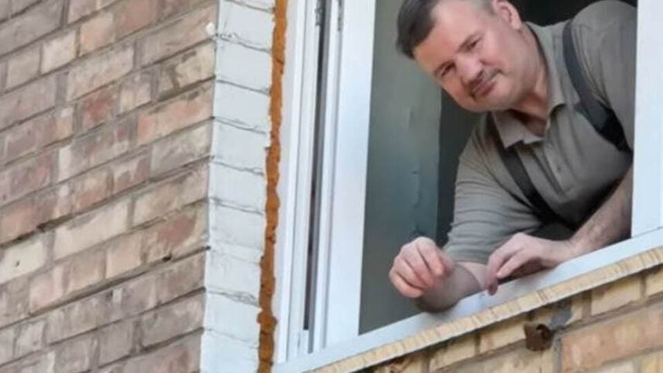 Конфликт произошел после того, как женщина вместе с посетителями попросила мужчину выключить российскую музыку