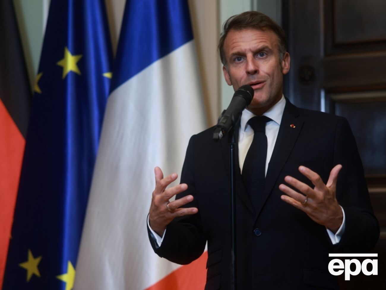 Макрон розповів про розмову лідерів ЄС із Трампом