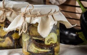 Баклажаны маринуют как мясо