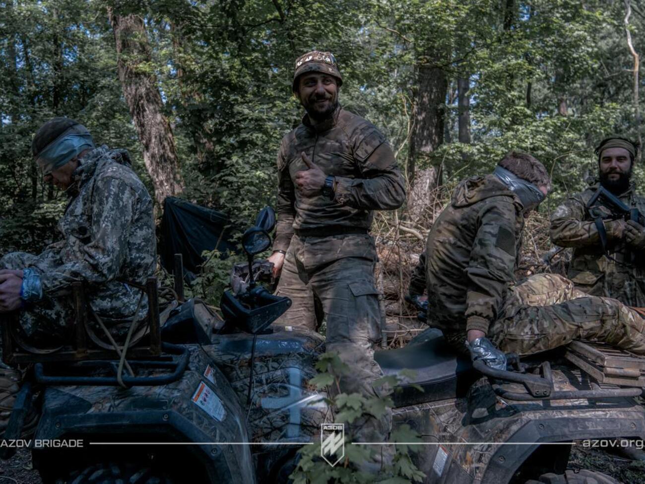 Азовці за добу захопили вісьмох окупантів