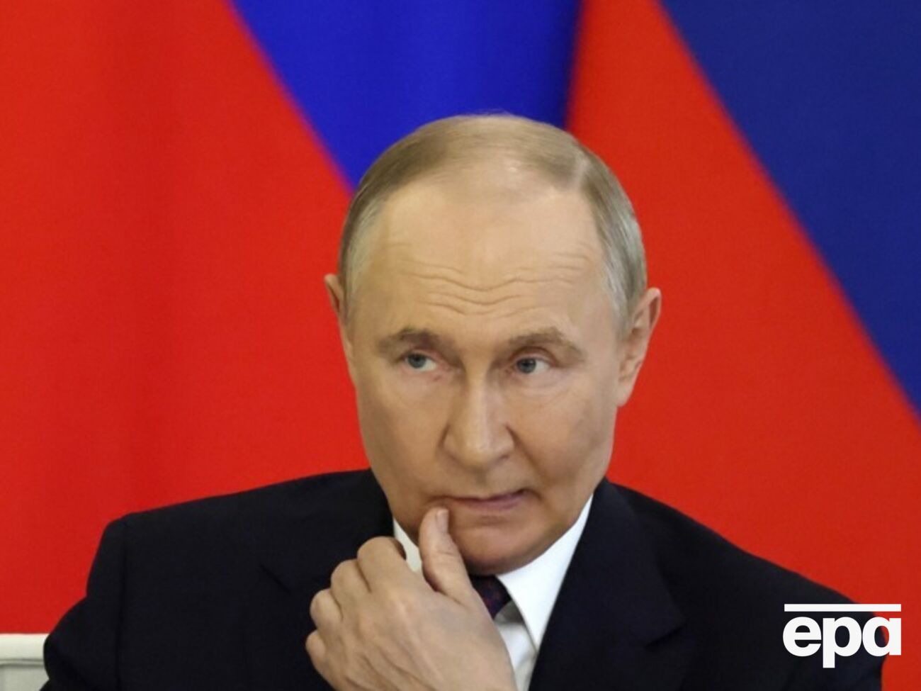 Путина сопровождают министры и помощники