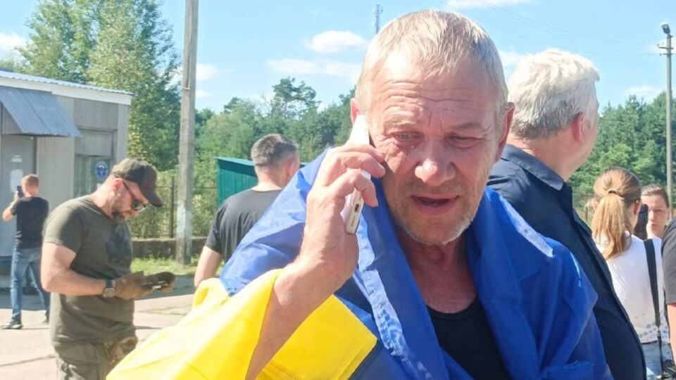 Вернулись военные и гражданские украинцы