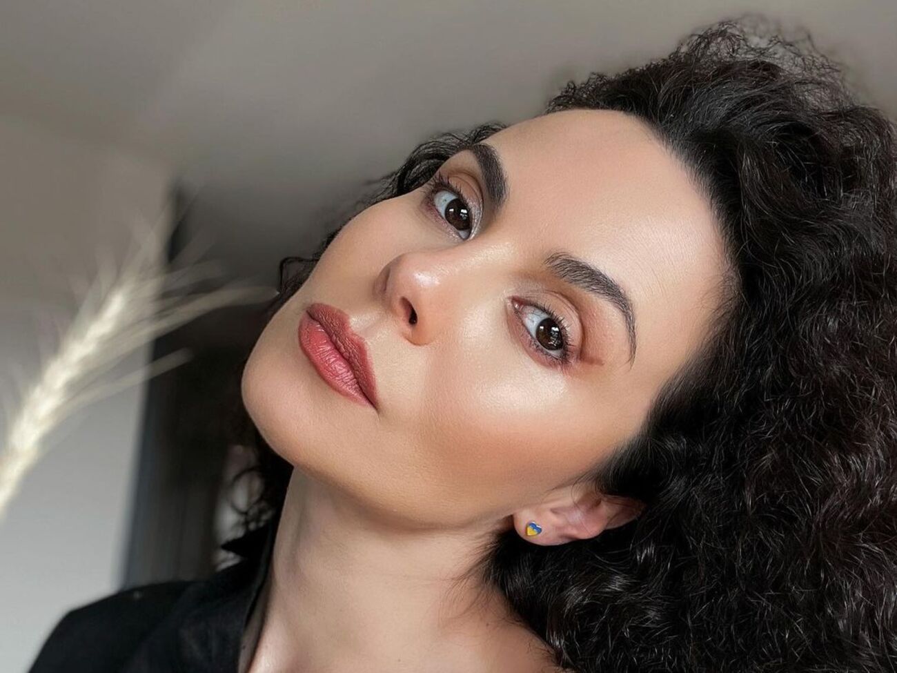 NK самотужки зробила процедуру краси