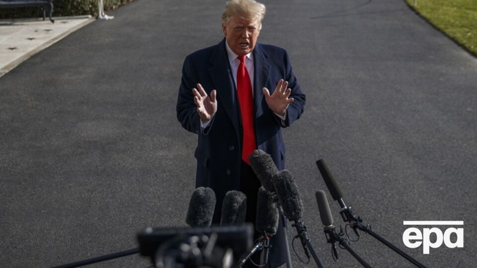 Трамп хочет "сесть, посмотреть в глаза президенту России", заявили в Белом доме