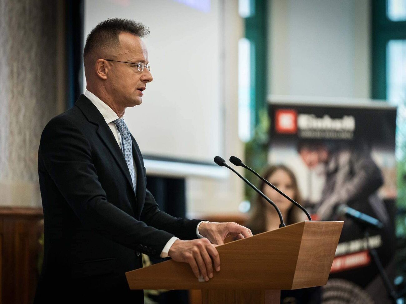 Сійярто написав про "сценарії Брюсселя"