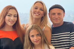 Полякова вышла замуж за Буряковского в 2004 году