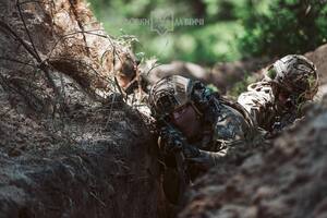 Командир "Волков да Винчи" также указал, что силам обороны гораздо выгоднее воевать до Покровска и не дать россиянам отрезать город