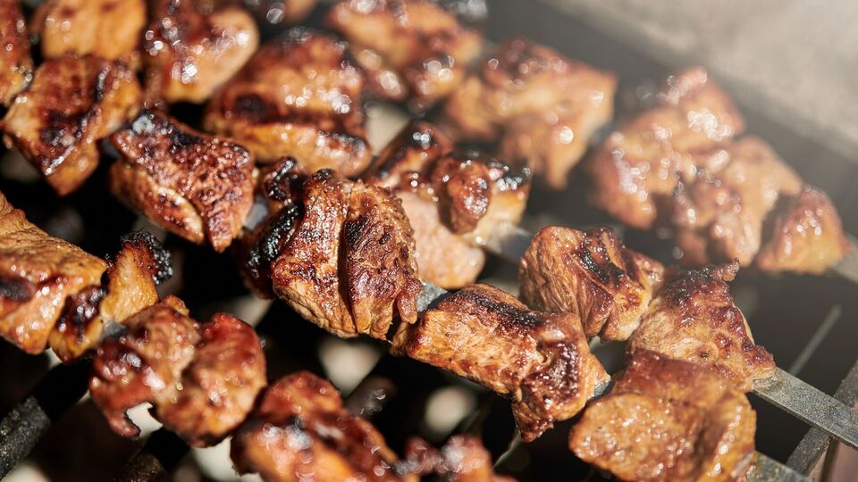 М'ясо найкраще маринувати всю ніч