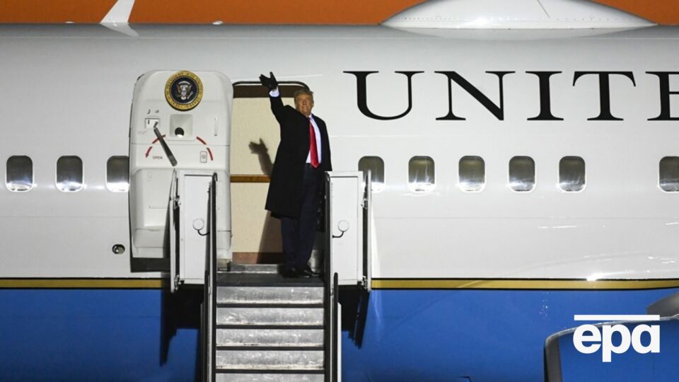 Самолет Трампа сел в Анкоридже