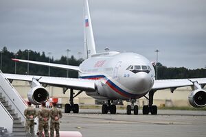 Самолет Путина приземлился на Аляске