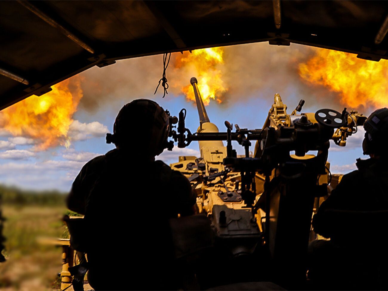 Українські військові зупиняють спроби росіян просунутися українськими територіями