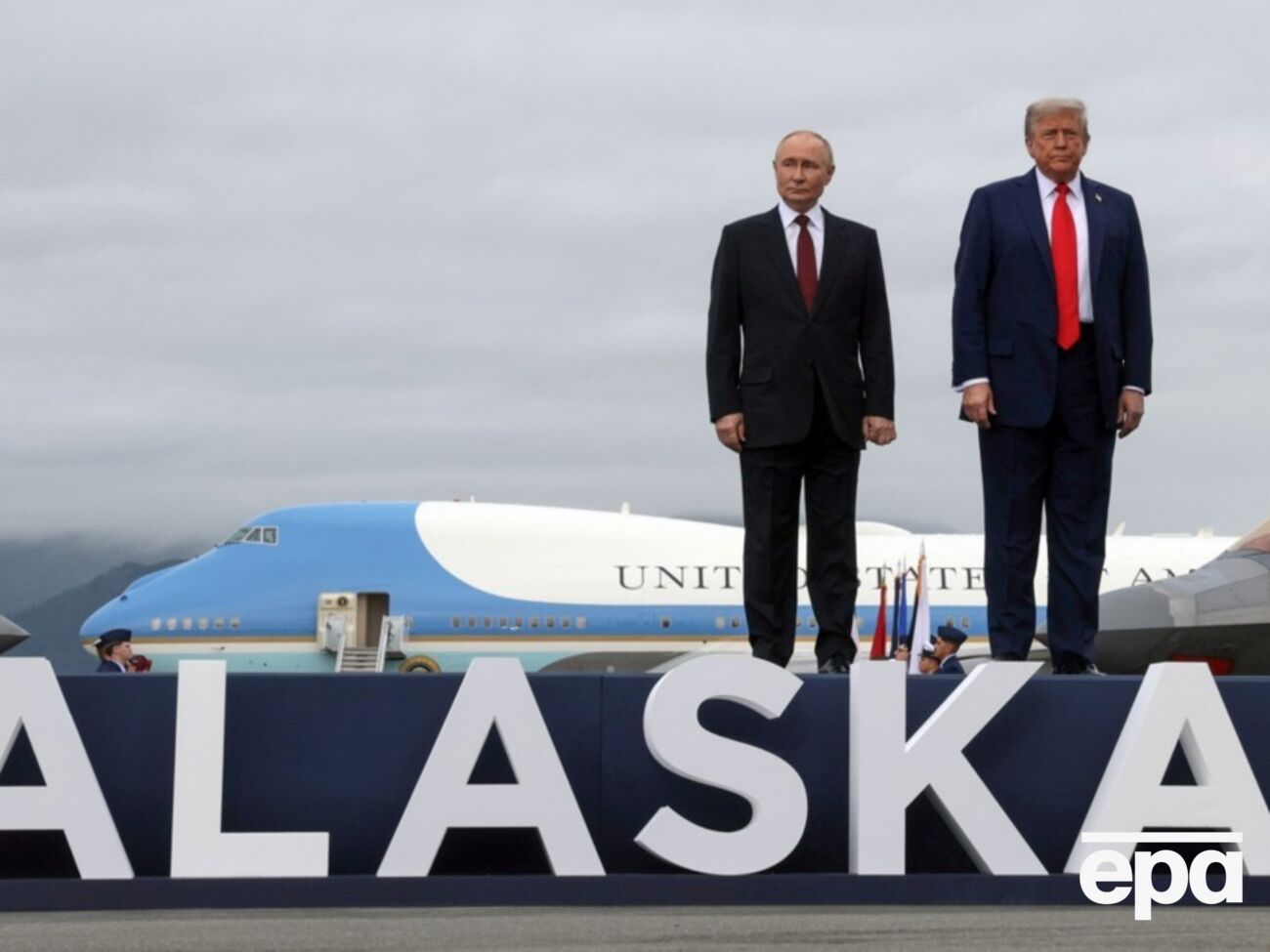 Путін не пообідав із Трампом, але встиг поспілкуватися з місцевим архієпископом РПЦ