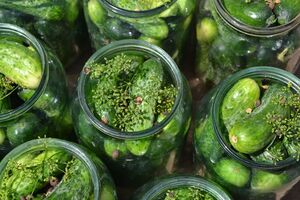 В маринад добавьте 200 мл уксуса