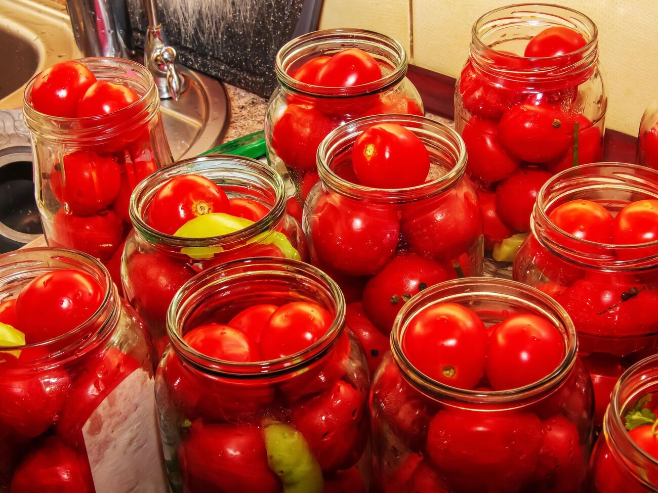 Для маринада понадобится 1,1–1,3 мл холодной кипяченой воды