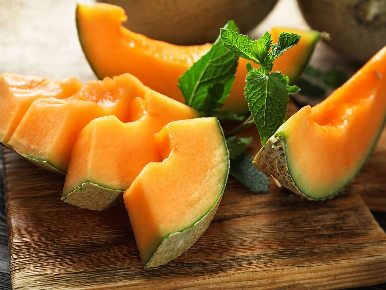 Независимо от сорта дыни тусклая кожура является показателем идеальной спелости