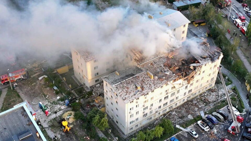 П'ять БПЛА влучили в житловий будинок