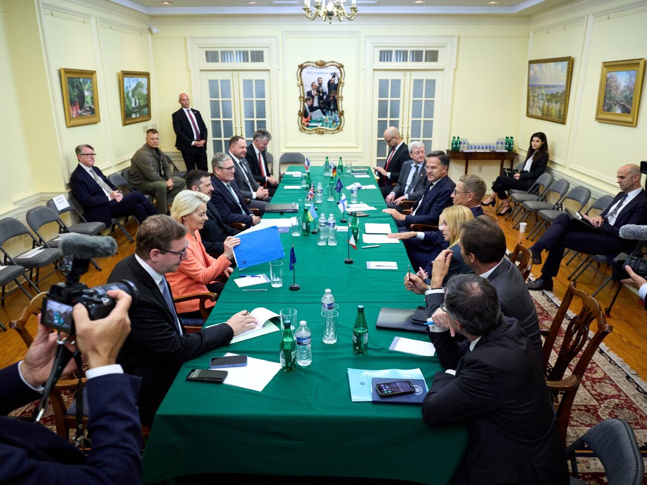 Зеленский провел встречу с европейскими лидерами перед встречей с Трампом