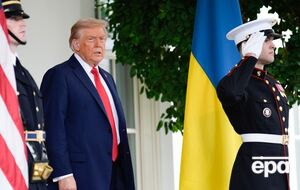 Трамп (на фото) зателефонує Путіну після переговорів 18 серпня