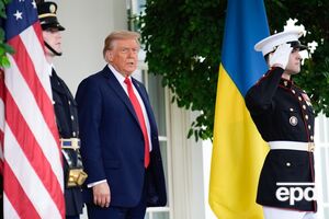 Трамп (на фото) позвонит Путину после переговоров 18 августа