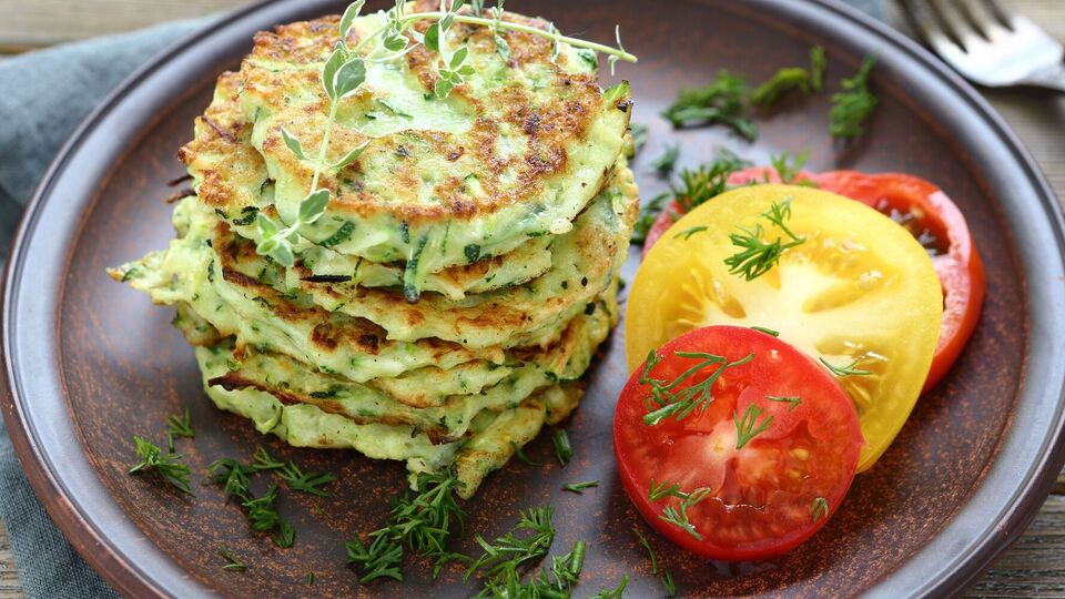 Оладьи остаются немного хрустящими