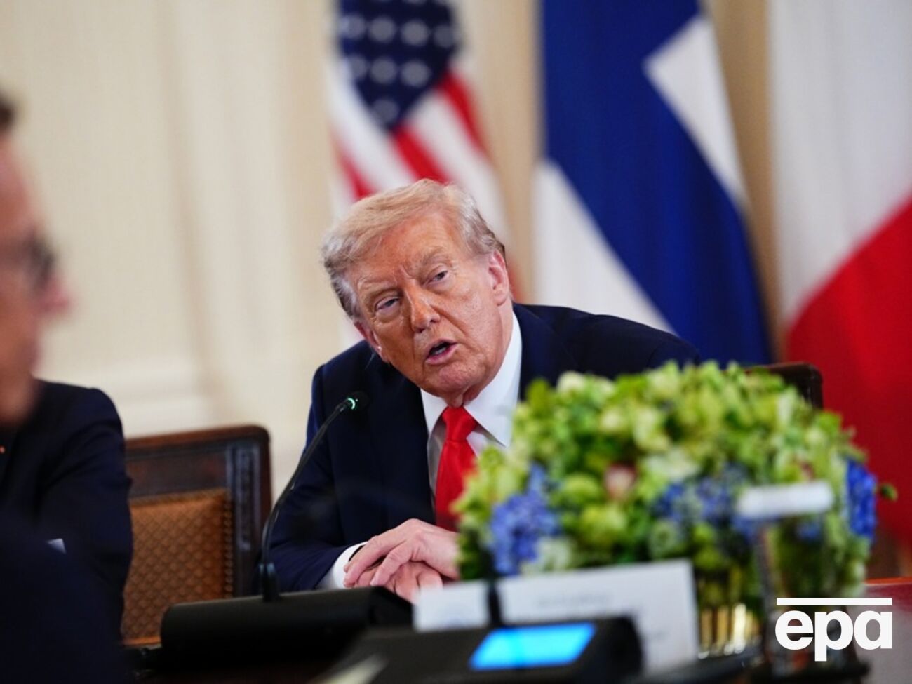 Трамп (на фото) упевнений, що Путін погодиться на гарантії безпеки для України