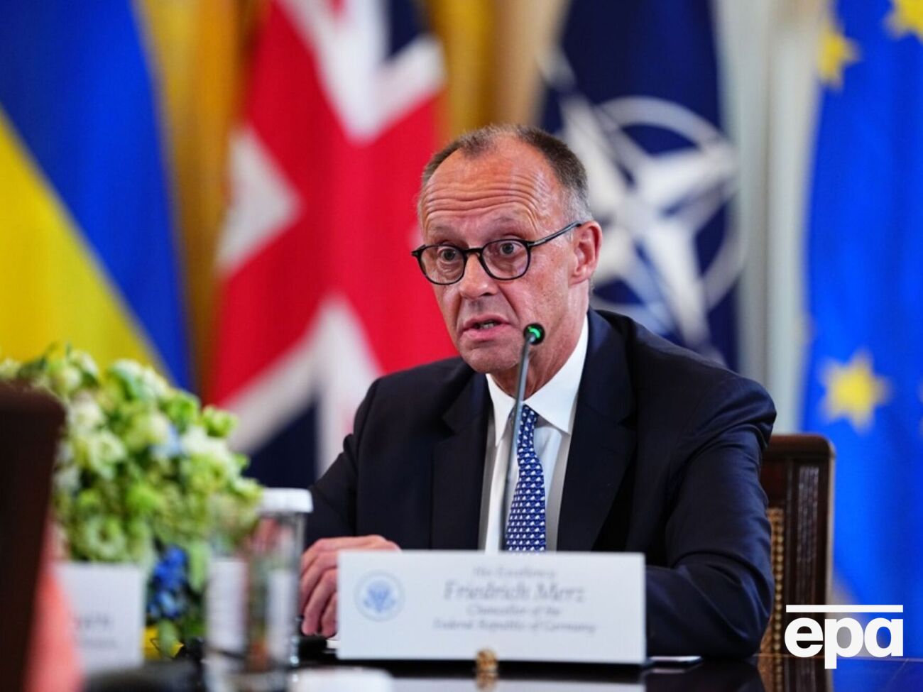 За словами Трампа, Мерц має чудовий вигляд зі своєю засмагою