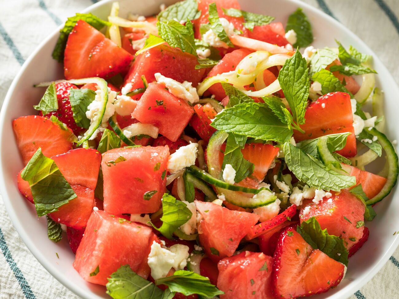 Для салату знадобиться 100 г бринзи