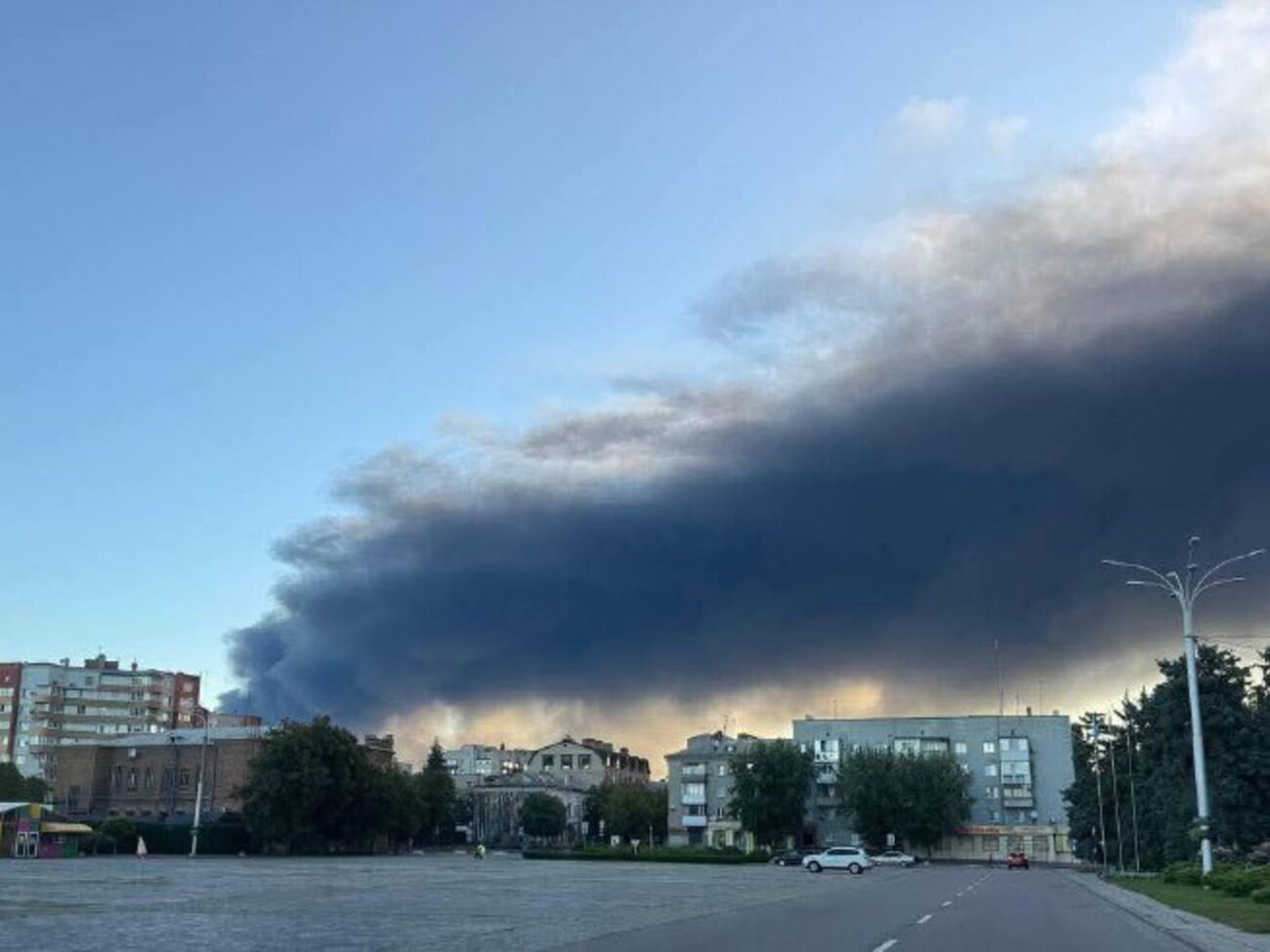 У місті пошкоджено енергетичну і транспортну інфраструктуру