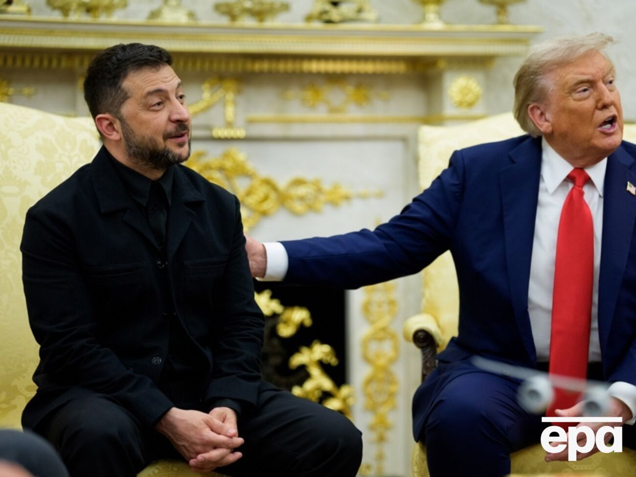 Трамп принял подарок и записал видео с благодарностью