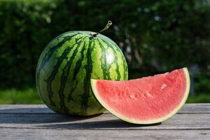 Стиглий кавун важить від шести до 12 кг