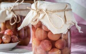 Маринованный виноград является прекрасной закуской