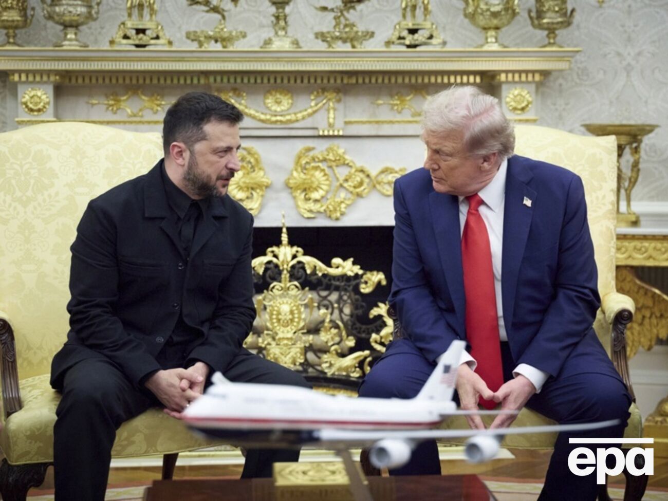 Президент Украины передал проект соглашения на встрече с Трампом 18 августа