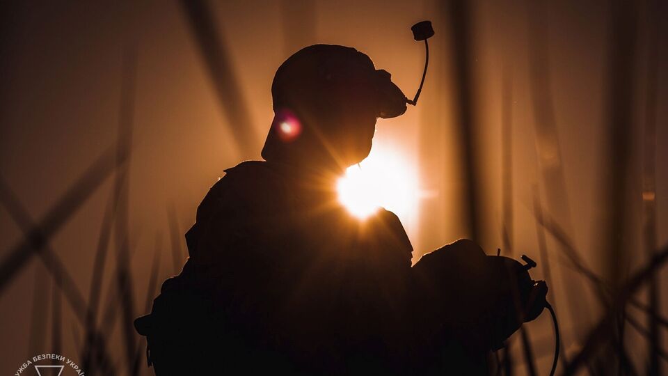 Беспилотники не менее семи раз попали по территории складов, отметили в спецслужбе