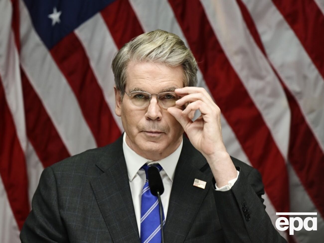 Бессент вважає, що запрошення Путіна на Аляску було не просто дипломатичним кроком. Главу Кремля він порівняв із "непередбачуваним сусідом"