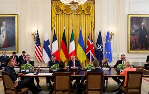 Трамп перервав розмову з лідерами, щоб поговорити з Путіним, пише ЗМІ