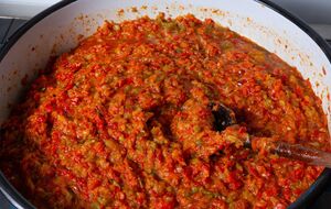 Для намазки возьмите три помидора