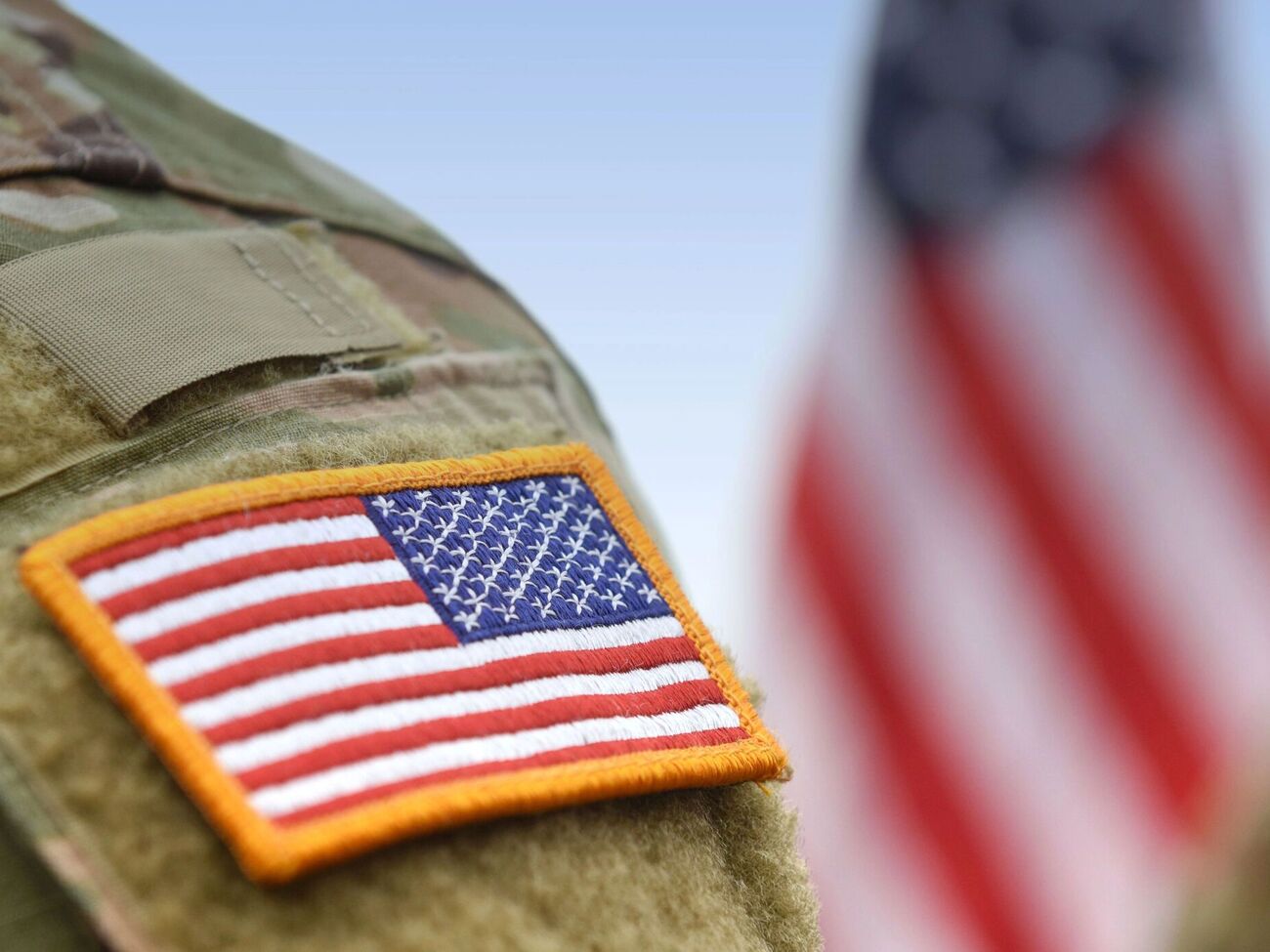 По словам пресс-секретаря Белого дома, США помогут обеспечить другими гарантиями европейские войска, которые могут разместить в Украине