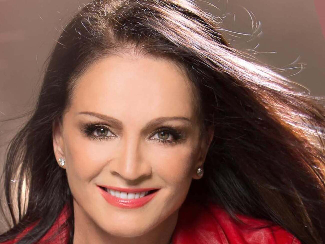 Ротару 24 февраля 2022 года воздержалась от публичного осуждения действий агрессора