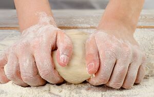 Горілку часто використовують у рецептах випічки, щоб вона була пісочною й хрусткою