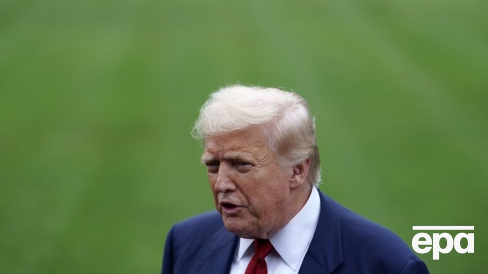 Непонятно, что на практике будет означать угроза Трампа ввести 100-процентные вторичные тарифы против России, пишут журналисты