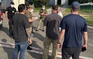 ICE опубликовала фото из депортации украинцев на границе с Украиной в неуказанном месте