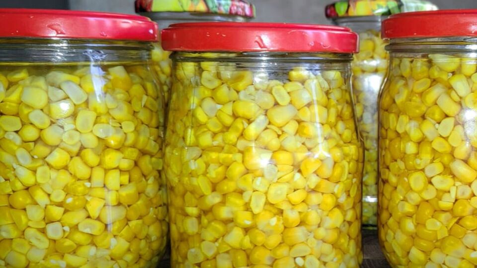 По словам блогера, приготовленная по этому рецепту кукуруза хранится до года без потери вкусовых качеств