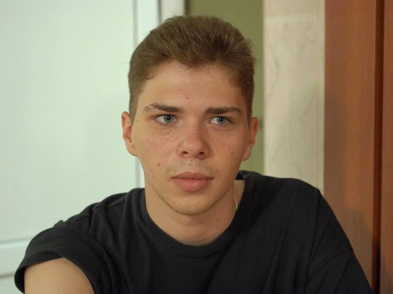 Постепенно восстанавливается подвижность руки, сказал Егор