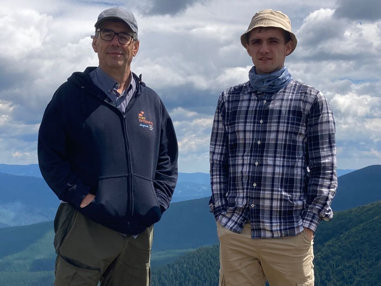 The authors of the communities' invited Belgian Ambassador for an official visit to provide him with objective information